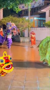 หัวสิงโตเด็กงานHandmake (สีเเดง) พร้อมหางสีเเดง (สีขายดี)งานเปเปอร์มาเช่ เป็นงานฝีมือคนไทย