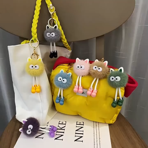 Zaman Now - Aksesoris Tas Bola Bulu Lucu Kekinian / Gantungan Karakter Bola Mata Besar