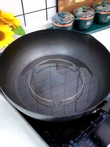 Stainless Steel Steamer with Tripod Bracket Detachable Handle Steaming Basket Multifunction Steamer Cleaning Basket