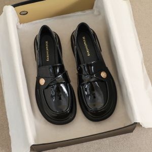 Soft Bottom Genuine Leather Gold Coin Loafers Womens Spring Style British Style Black Leather Shoes Fashionable Casual Flats