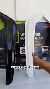 Talang Air Isuzu Giga Warna Hitam Putih NMR NLR Microbus 55 1 Pasang Tebal 3 mm