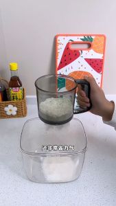 กระป๋องร่อนแป้ง ร่อนแป้งมือ ให้แป้งเนื้อเนียน ละเอียดมาก การออกแบบที่ละเอียด ความพยายาม