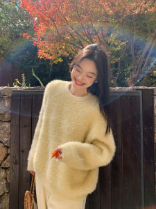 Pusumede Amber Contract Soft Faux Fur Sweater Womens Loose round Neck Pullover Knitted Top Polyester Blend Long Sleeve Autumn Wear