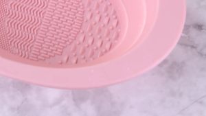 MAGEFY Rak Kering & Pembersih Brush Makeup