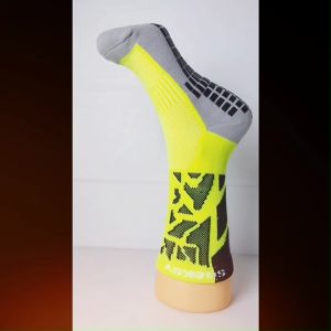 ถุงเท้าฟุตบอล ถุงเท้ากีฬา(ลาย) กันลื่น SOCKSY ของแท้ 100% หนานุ่ม ใส่สบาย ระบายอากาศดี