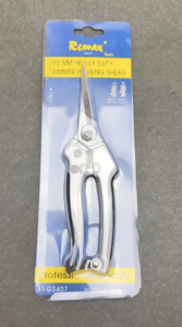 Remax Garden Scissors Sharp Pruning Shears Snips for Precise and Easy Cutting of Flowers Trimming Branches and Vines and harvesting Herbs Vegetables and Fruit.
