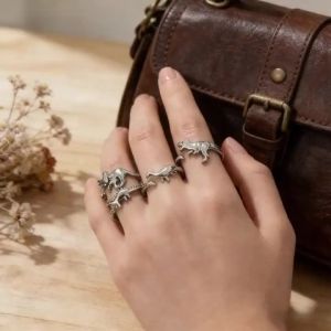 Nhẫn Khủng Long Phong Cách Retro Có Thể Điều Chỉnh Dành Cho Nữ Thiết Kế Kỷ Jura Độc Đáo Mạ Bạc Kiểu Dáng Cổ Điển Thoải Mái Nhẫn Cưới