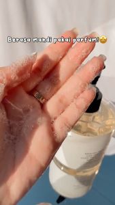 GRACE AND GLOW BODY WASH BLACK OPIUM / ENGLISH PEAR / ROUGE 540 / MISS MOISTURE / PEONY BLUSH