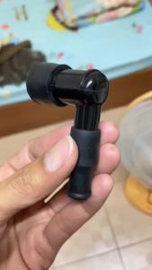 ปลั๊กหัวเทียน ปลั๊คหัวเทียน หัวนกกระจอก งอ 90 องศา ไส้ทองเหลืองแท้ พร้อมกิ๊บล๊อค แน่นมาก w110/100/125 dream click nova dash sonic rc100 smash spark