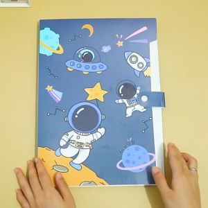 Map Folder Organizer Gambar Luar Angkasa Austronaut 6 Sekat / Map Folder A4 Motif Astronot Imut / Map Plastik 6 Sekat