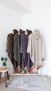 KAFTAN ASIMETRIS SATIN DRESS BAJU LEBARAN KAFTAN WANITA DRESS MODERN KAFTAN BATIK KONDANGAN OVERSIZE BIGSIZE KAFTAN PREMIUM BUSUI FRIENDLY BATIK MODERN