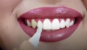 West&Month ปากกาฟอกฟันขาว เจลฟอกสีฟัน เจลขจัดคราบฟันให้ขาว ทำความสะอาดฟันดำการฟอกสีฟัน เหมาะสำหรับคราบบุหรี่ คราบกาแฟ ฟันเหลือง