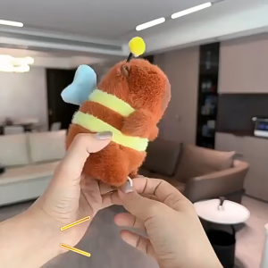 Capybara Keychain Plush Toy Vibrating Bee Wings Pull String Cute Pendant Gift Doll Untuk Anak Hadiah