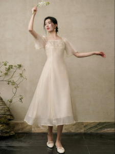 JK&JS | Đầm cổ vuông vintage lụa có thêu eo cao phong cách sang trọng