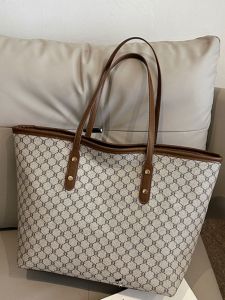 กระเป๋าถือทรงสี่เหลี่ยมผืนผ้า PU ขนาดใหญ่ กระเป๋าสะพายไหล่แบบหนังสือ กระเป๋าถือสำหรับเดินทางและเรียน กระเป๋าถือแบบลำลองสำหรับเยาวชน