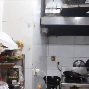 เครื่องสเปรย์น้ำยาล้างคราบน้ำมัน สำหรับคราบสนิม คราบสบู่ ห้องน้ำ สำหรับพื้นผิวมันต่างๆ Oil pollution cleaner