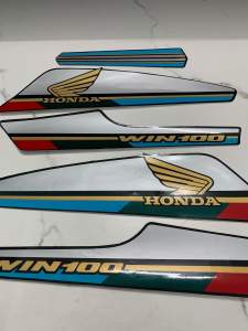 Bộ tem honda win 100 màu đen đời 95 hàng nhập Thái Lan chất lượng cao dành riêng cho dòng xe này tem màu sắc cực đẹp và bền giá bán cực tốt bán lẻ như bán sỉ