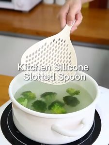 Giant Size Large Strainer Colander Heat Resistant Long Handle Large Dumpling Noodles Scoop Kitchen Tool Alat Dapur Large Draining Spoon