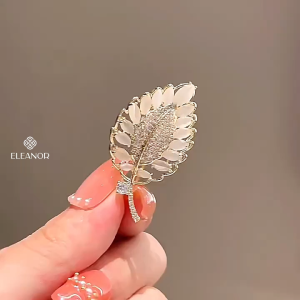 Ghim cài áo nam nữ Eleanor Accessories hình chiếc lá đính đá phụ kiện thời trang trâm cài áo 10589