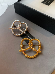 Móc Áo Hình Bướm Bạc Bằng Kim Loại Thời Trang Cao Cấp Cho Nữ Móc Áo Hình Trái Tim Sang Trọng Thanh Lịch Mới Về