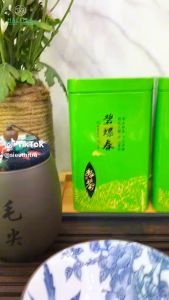 Trà Bích Loa Xuân Hộp Thiếc Xanh 100gr