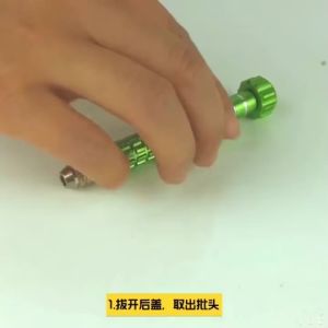 Bộ Tua Vít Mini 5 Trong 1 Có Từ Tính Gồm 1 Cán Hợp Kim 93mm Và 5 Đầu Vít Thay Đổi Chứa Trong Ống Cán An toàn Tiện Lợi