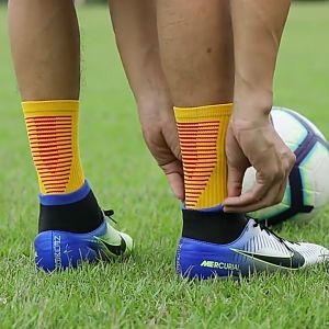 ถุงเท้ากันลื่น ลายขีด ถุงเท้าฟุตบอลกันลื่น สำหรับกีฬาฟุตบอล ระบายอากาศ มี5สี กันลื่น กีฬา ตรงปก ออกกำลังกาย