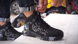 Mens sports safety shoes - high-top style - anti-shock and anti-stab protection - anti-slip and breathable - work protection boots