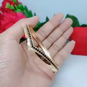Selma Gelang Tangan Bangle Wanita Perhiasan Aksesoris Fashion Lapis Emas R2-6E