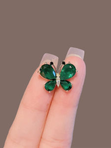 Luxury Butterfly Design Zirconia Pin Womens Cardigan Suit Chest Flower Green Neck Pin Anti-Light Alloy Engraved Fashion Accessory