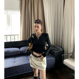 DULA Oxygen Sensation Long Sleeve Hooded V-Neck T-Shirt Women Early Autumn Slimming Short Top Korean Style Commute Pure Color