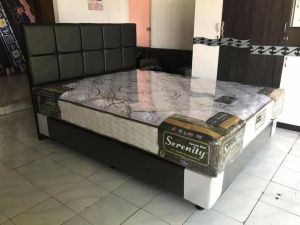 Dipan kayu minimalis