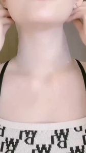 颈膜 Goat milk silk neck mask fade neck lines moisturizing skinr neck care body care  Neck Mask VENZEN Goat Milk Argireline Neck Mask Vaselin wrinkle patch watering moisturize  Whitening neck Mask  a swan neck Tender white neck