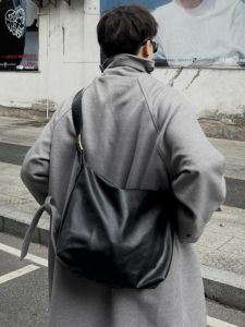 Retro Large Capacity PU Crossbody Bag for Men And Women Casual Commuting And Class Stylish Street Fashion Ins Shoulder Bag