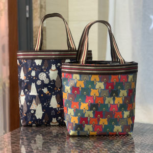 Large Capacity Waterproof Lunch Bag Insulated Lunch Tote Makeup Storage Bag Handheld Mommy Bag Fashionable Soft Handle