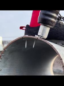 ปืนยิงตะปู เครื่องยิงตะปูแรงดันสูง ปืนยิงตะปูแรงดันสูง ยิงยึดได้ทั้งไม้ เหล็ก ผนังปูนไม่ต้องเจาะสว่ ฟรี 220 เล็บ