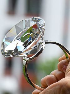 Crystal Simulation Diamond Ring Prop Fake Diamond Engagement Ring Valentines Day Proposal Gift for Couples Punk Style