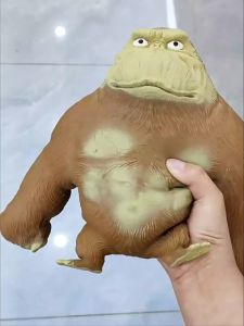 เล่นคลายเครียด คลายเครียด ของเล่นบีบอัดสามารถยืดออกได้ เล่นเด็ก กอริลลายักษ์ยืด กอลิล่ายักษ์ยืด กอริลลาสกูชชี คอง