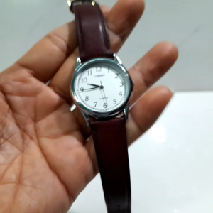Đồng hồ đeo tay CURRENT Quartz mặt trắng dây da second hand Japan