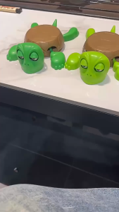 Leiao UT【🔥Brue Ready🔥】Tatakan gelas penyu panik cetak 3D yang lucu dengan suara Rumah / Kantor Dekorasi Cangkir Teh Kopi Tikar Isolasi Pad Mug Holder