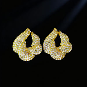 SEQUITO Fashion Flower Shape Stud Earrings Gold Plated Hollow Cubic Zirconia Ladies Ear Jewelry Costume Jewellery SE1007