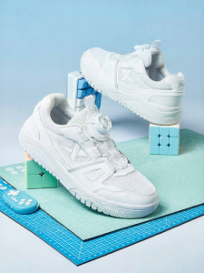 XTEP | Rotating Buckle Kids Athletic Shoes