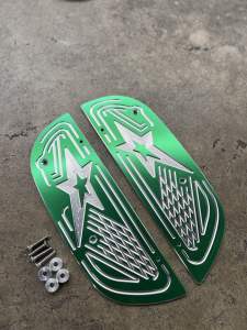 มิเนียม รองแผ่นพื้น ลายขีด GIORNO 125 พร้อมชุดน๊อตสแตนเลส แผ่นพื้นพักเท้า ✅