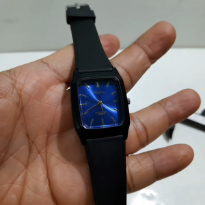 Đồng hồ tank nam nữ Falcon Q&Q size 28.5x38mm mặt xanh second hand Nhật