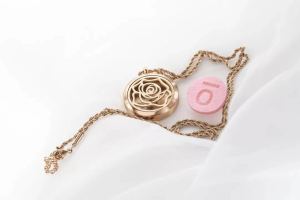 DoTERRA Rose Series Essential Oil Necklace Comes with 16 Cotton Pads Titanium Steel Fashion Jewelry Gift for Women