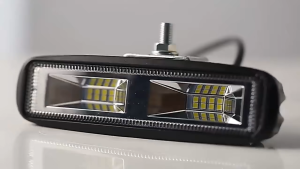 Lampu Kerja LED Universal: Mengemudi & Penerangan Efektif