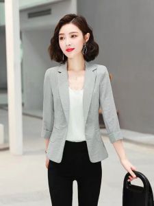 Linen Short Women's Jacket: A Lightweight Summer Fashion Essential