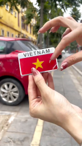 Tem dán xe ô tô xe máy in hình cờ Việt Nam chất liệu nhôm