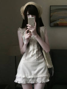 French Unique Beautiful V-neck Strap Dress Summer Hot Short Skirt Womens Soft Style Lace Splice Gathered Waist City Commute