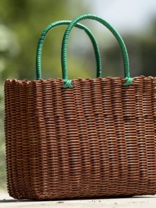 Portable Picnic Shopping Basket Vegetable Buying Bathing Basket Handheld Storage Basket Ins Souvenir Plastic Material